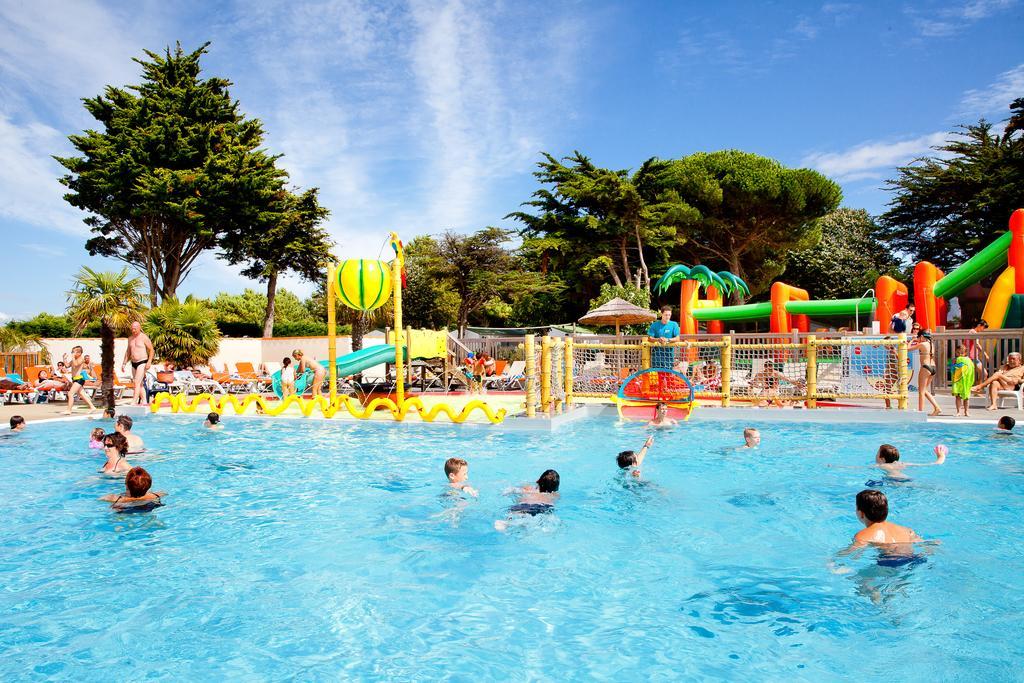 Camping Les Peupliers La Flotte